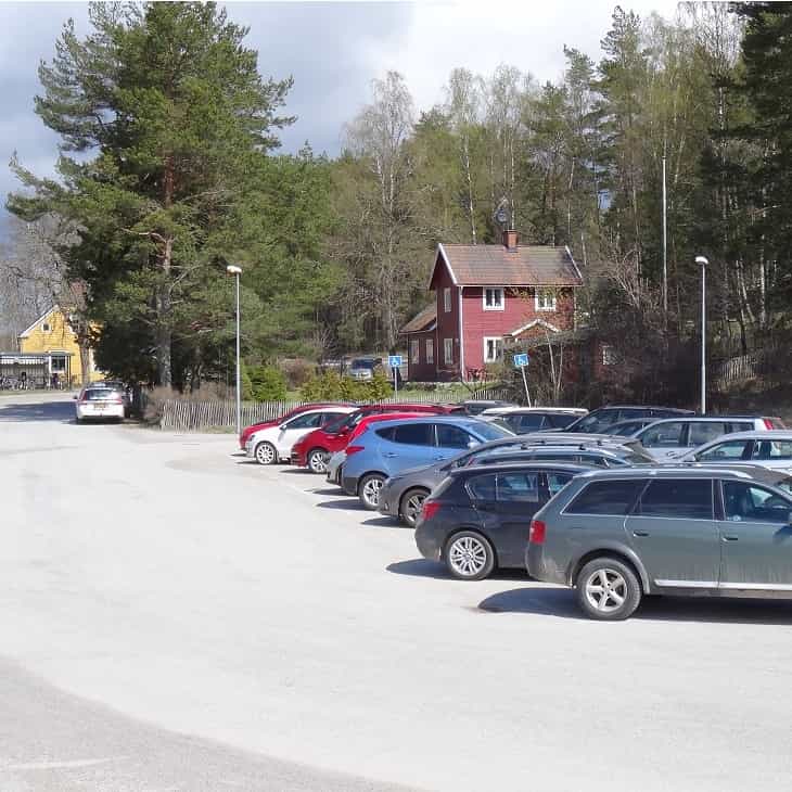 Utöka parke­rings­möjlig­heterna vid Seger­sängs station