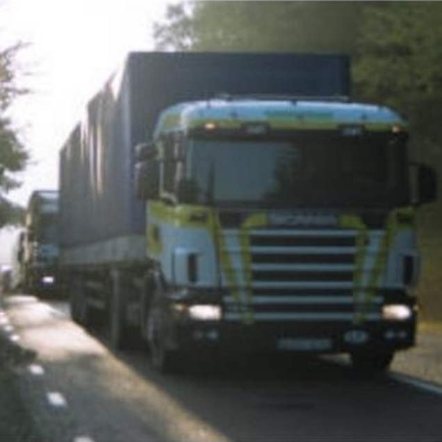 Vår kommunledning har fel visar vår räkning av lastbilar på väg 225. Påståendet att lastbilstransporterna från Baltikum kör väg 73 mot Stockholm är fel. Vår trafikräkning visar att de kör väg 225 mot Norge via Södertälje!